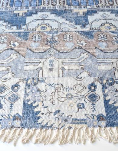 Мастер-класс: диванные подушки из ковриков